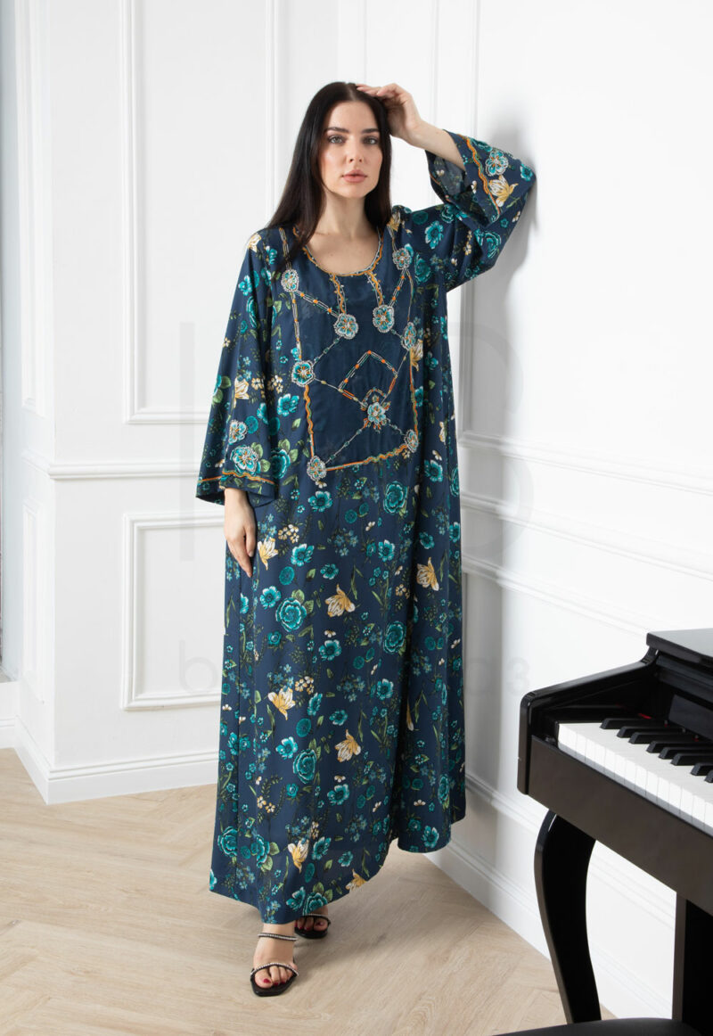 Embroidered Kaftan with Deep Navy Floral Design - Image 3