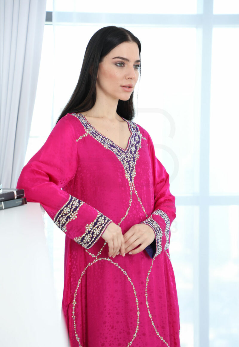 Vibrant Fuchsia Kaftan with Embroidered Detailing - Image 2