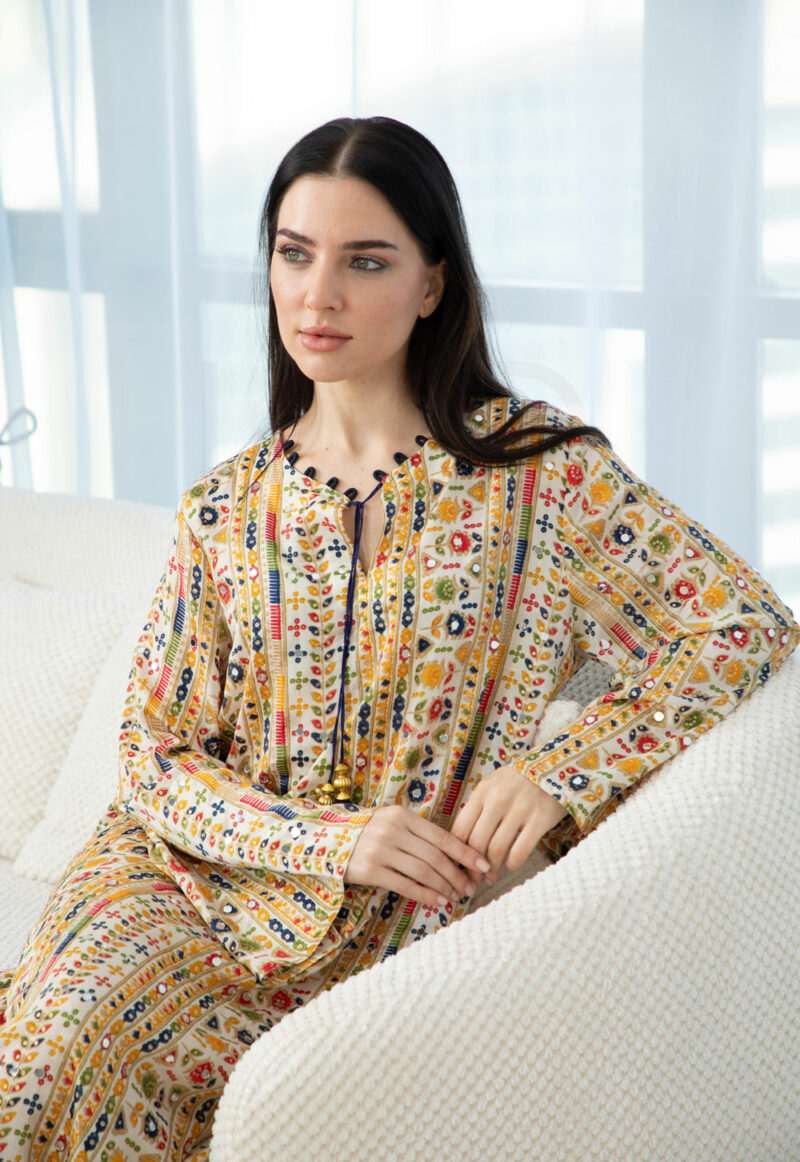 Elegant Embroidered Kaftan in Black-Purple, Beige-Gold and White-Mint Pattern - Image 2