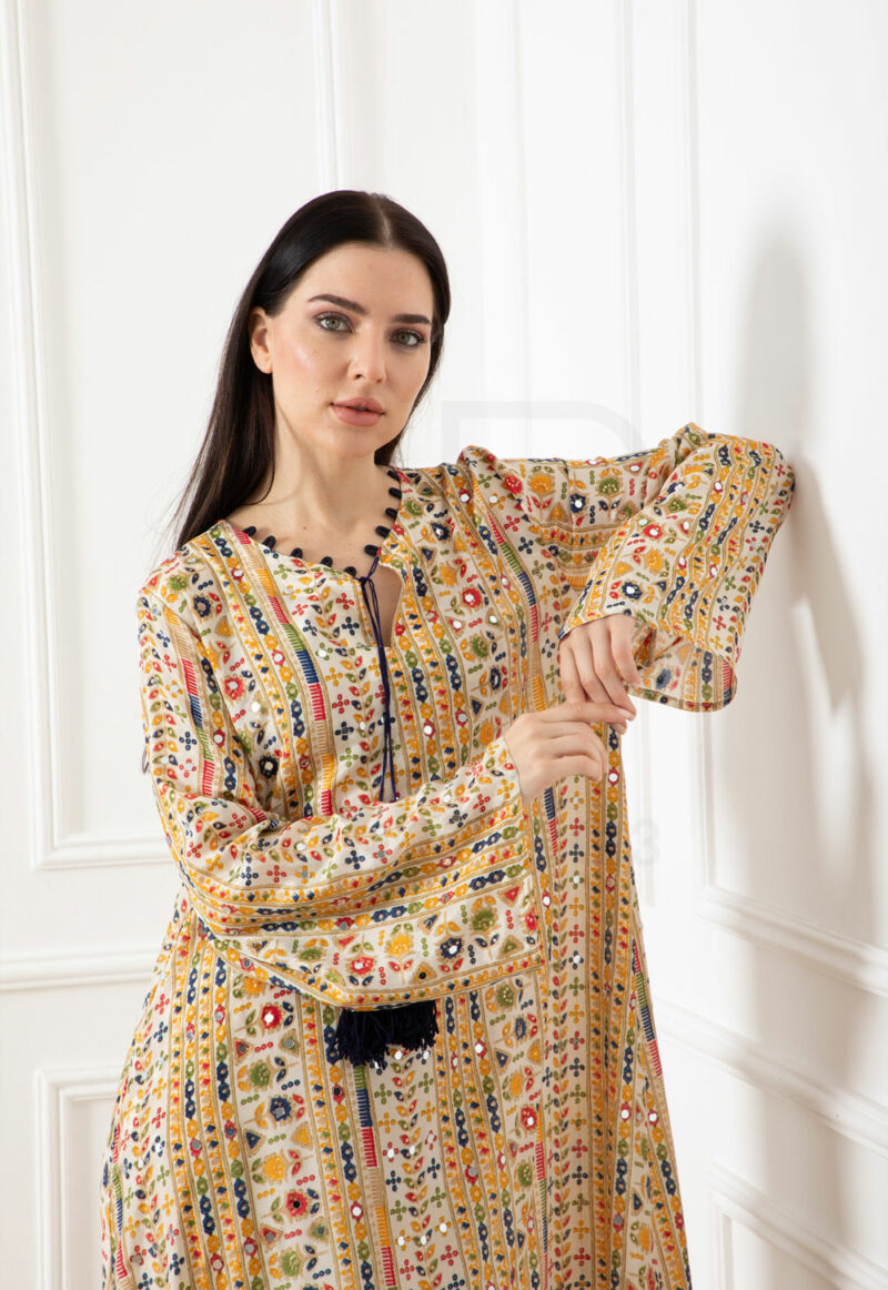 Elegant Embroidered Kaftan in Black-Purple, Beige-Gold and White-Mint Pattern - Image 6